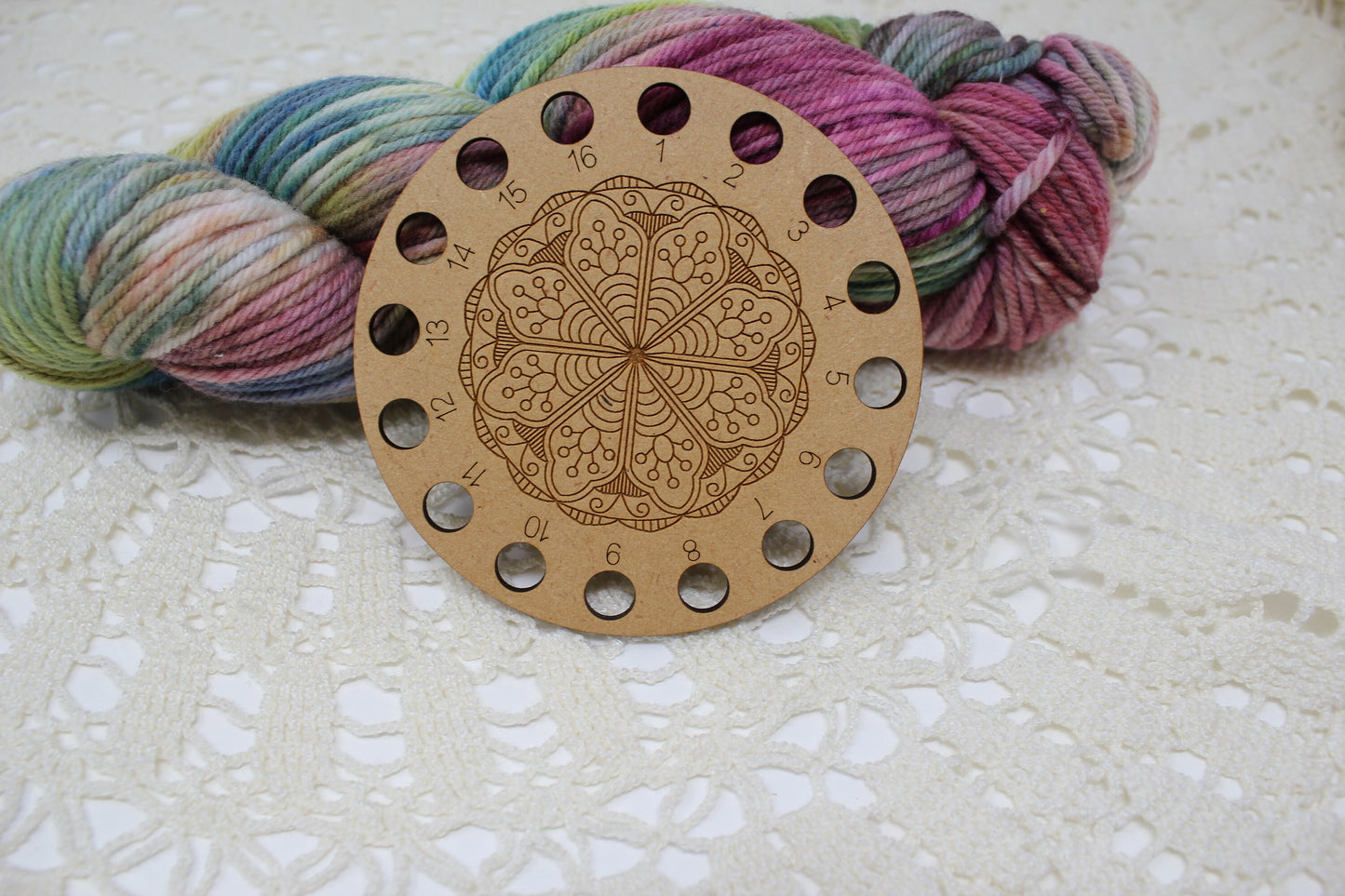 Embroidery Floss round organizer, wood embroidery thread chart, numbered embroidery thread holder. 16 hole color chart for floss