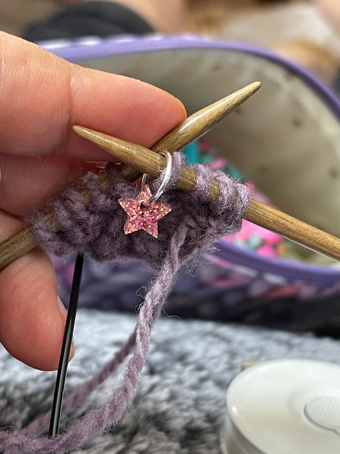 Tiny sparkle stars stitch markers for knitting or crochet. Sparkle Acrylic stitch markers. Tiny stars progress keepers.