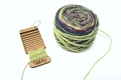 Wraps per inch wood guide. WPI guide tool. Spinner tools. handspinning WPI measure