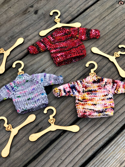 Tiny Sweater wood hanger for knitted sweater ornaments. Holiday Christmas decoration. Cute ornament wooden hanger for tiny knitted sweaters