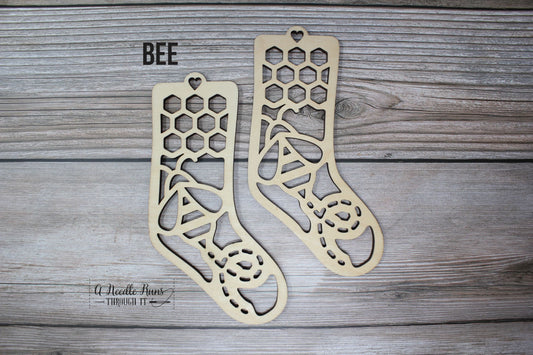 Bee Baby Sock Blockers, Baltic Birch Bee Design Wood Sock blockers, pair of blockers for knitting baby socks. Baby sock form