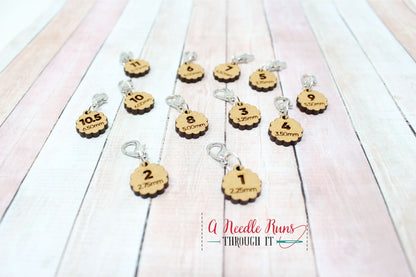 Set of 12 Knitting Needle Size Reminder Marker Set, Removable Markers.