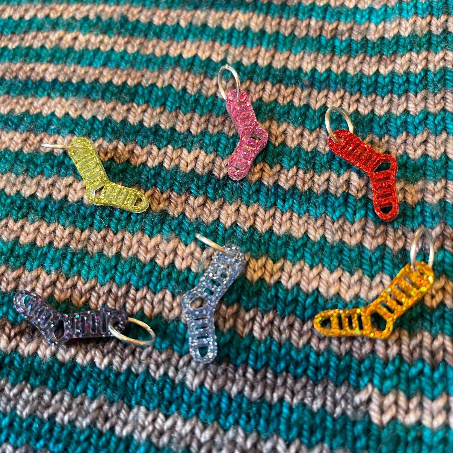 Tiny Sparkle rainbow sock stitch marker set for Knitting and crochet, Stitch markers for knitting, Progress keeper knitting markers