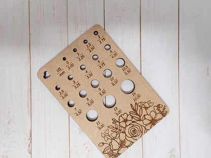 Flower Knitting Needle gauge, small needle gauge. Floral needle gauge for knitting needles. Wood knitting needle gauge