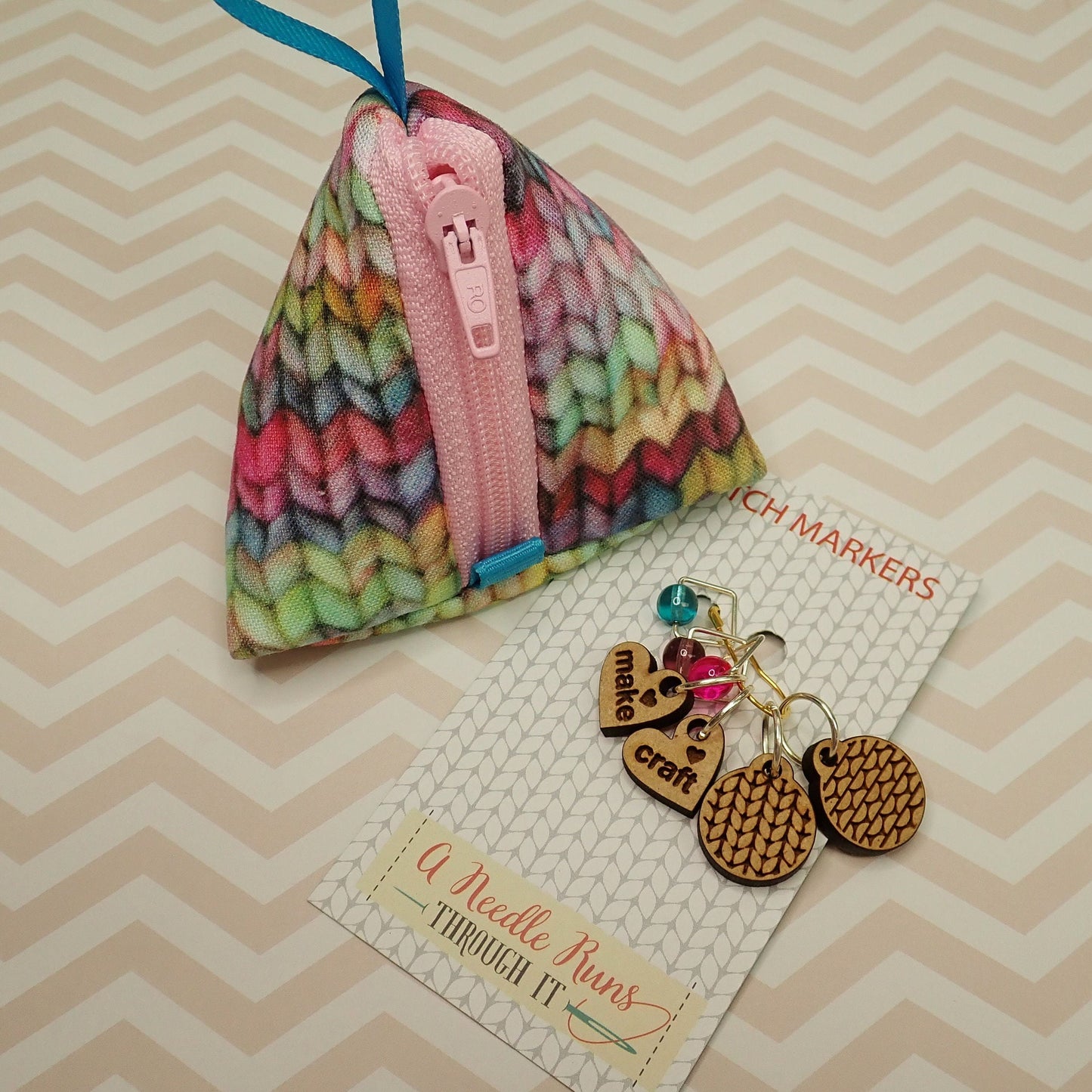 Knitting notions bag. Tiny Triangle bag and Knitting Stitch Markers Set. Pyramid bag, little knitting treasure bag, Stitch marker bag