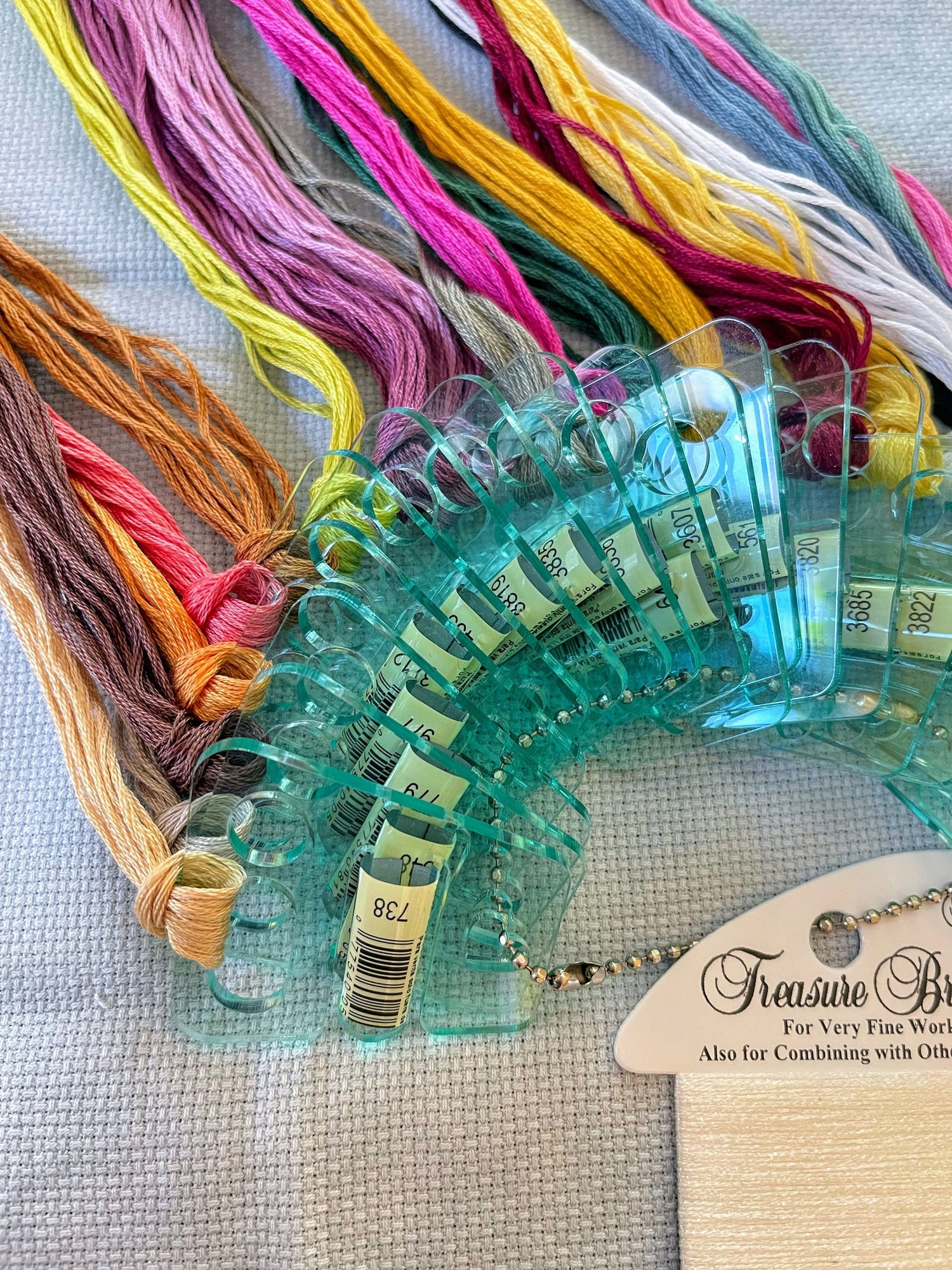 Embroidery Thread holder,acrylic floss keeper for embroidery thread.Thread minder Hand embroidery floss thread drops.Cross Stitch floss drop