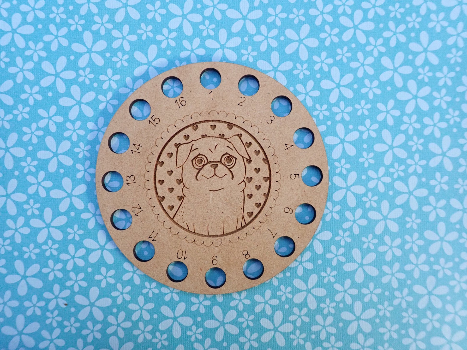 Embroidery Floss round organizer, wood embroidery thread chart, numbered embroidery thread holder. 16 hole color chart for floss