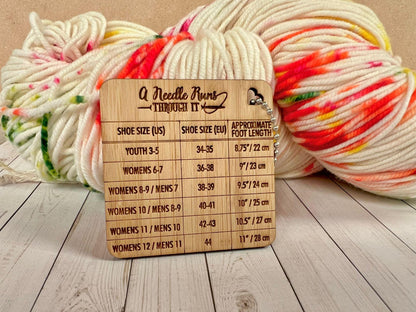 Knitting Sock helper, Shoe size chart for knitting socks. Helpful sock knitting tag. Bamboo knitting sock chart tag made from bamboo